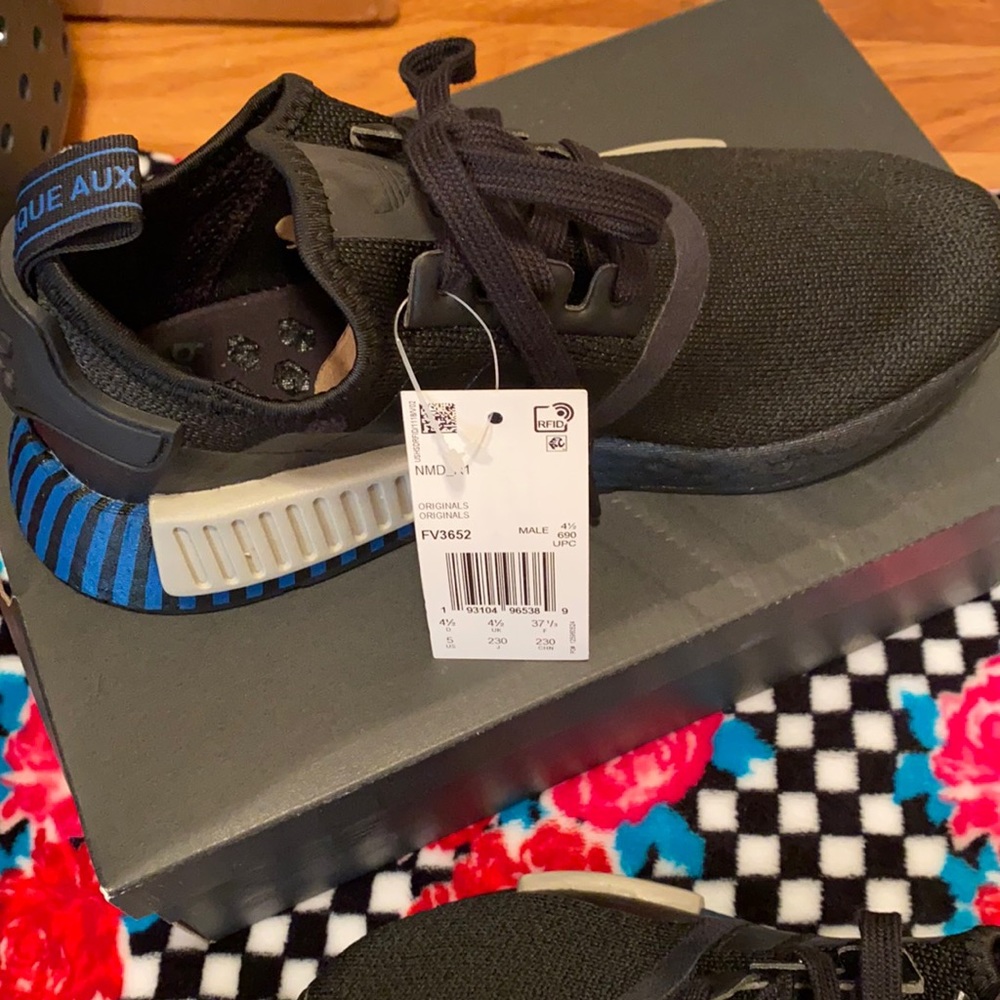adidas NMD R1 Lush Blue